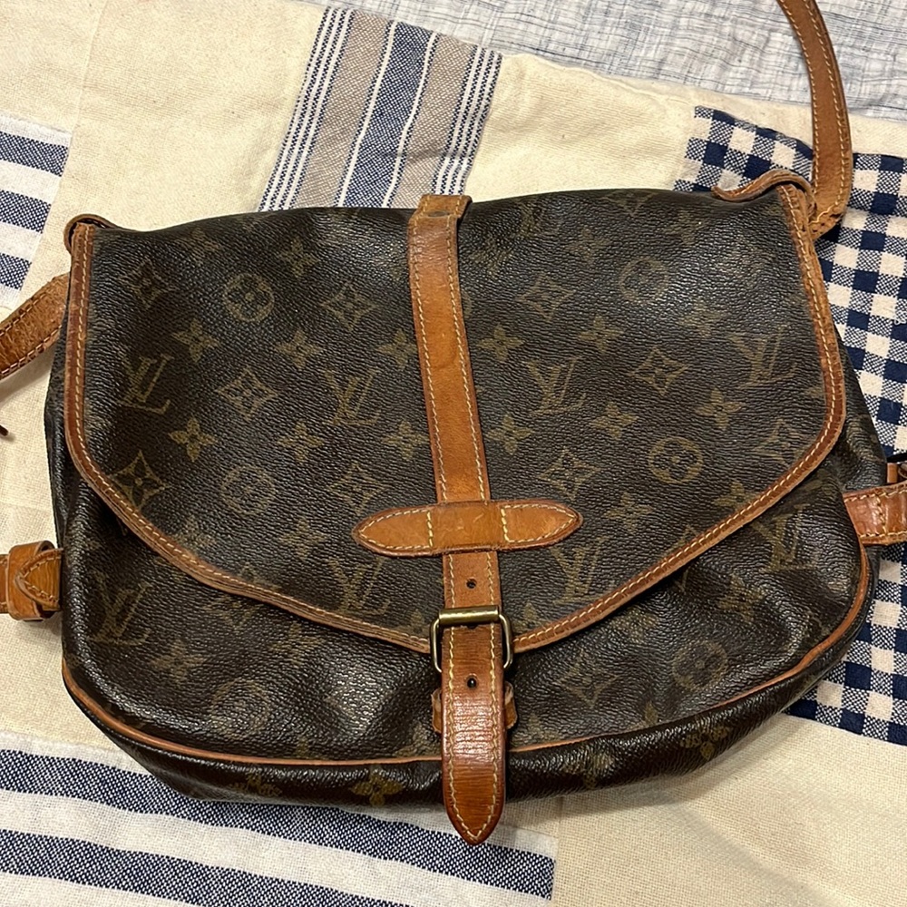Authentic-Louis Vuitton Samur30
